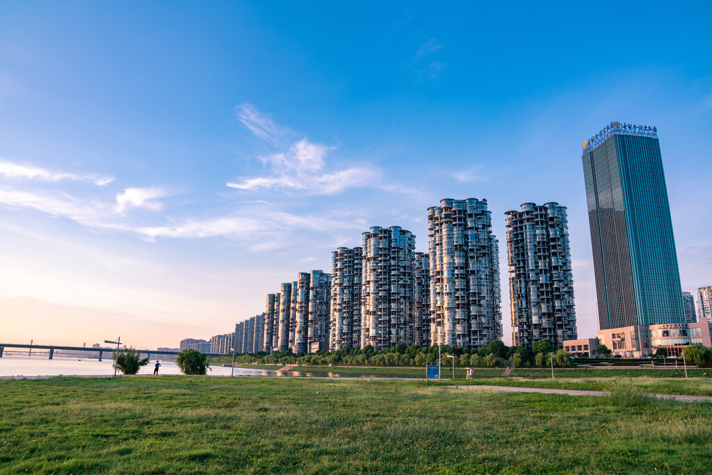 长沙滨江文化园湘江东岸建筑群风光图片