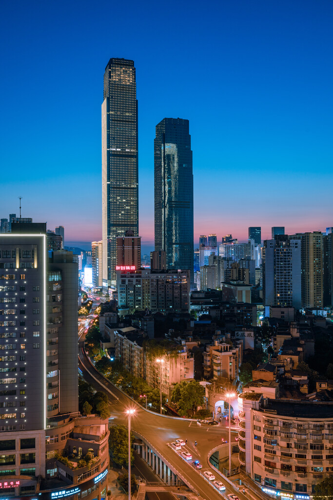 长沙第一高楼九龙仓国金中心IFS城市夜景图片