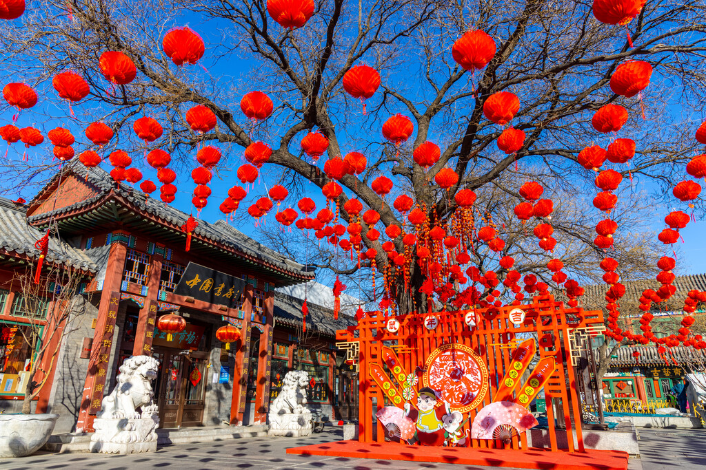 中国传统节日气氛的北京琉璃厂图片