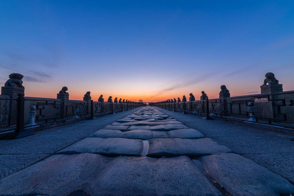 夕阳下的北京卢沟桥遗址图片