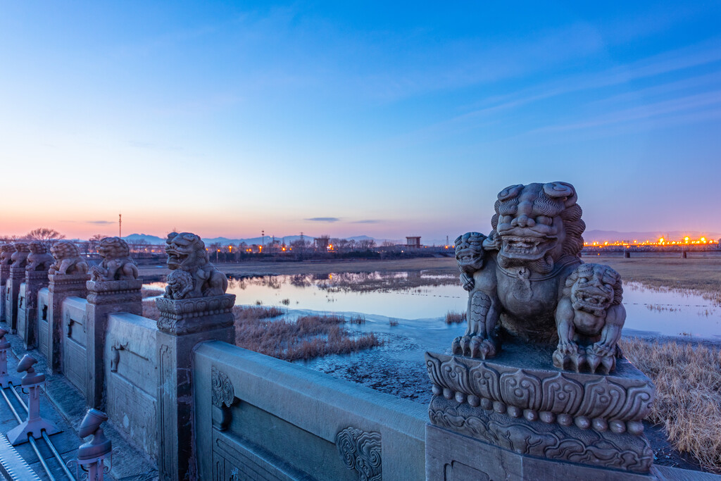 夕阳下的北京卢沟桥遗址图片