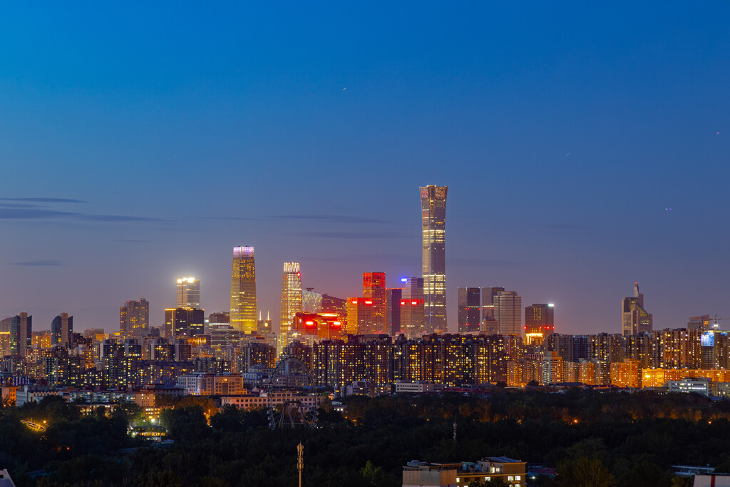 北京国贸CBD中央商务区城市夜景风光图片