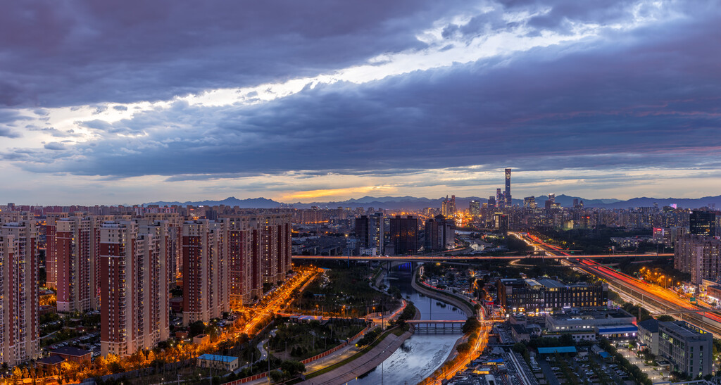 北京通惠河沿岸住宅夜景图片